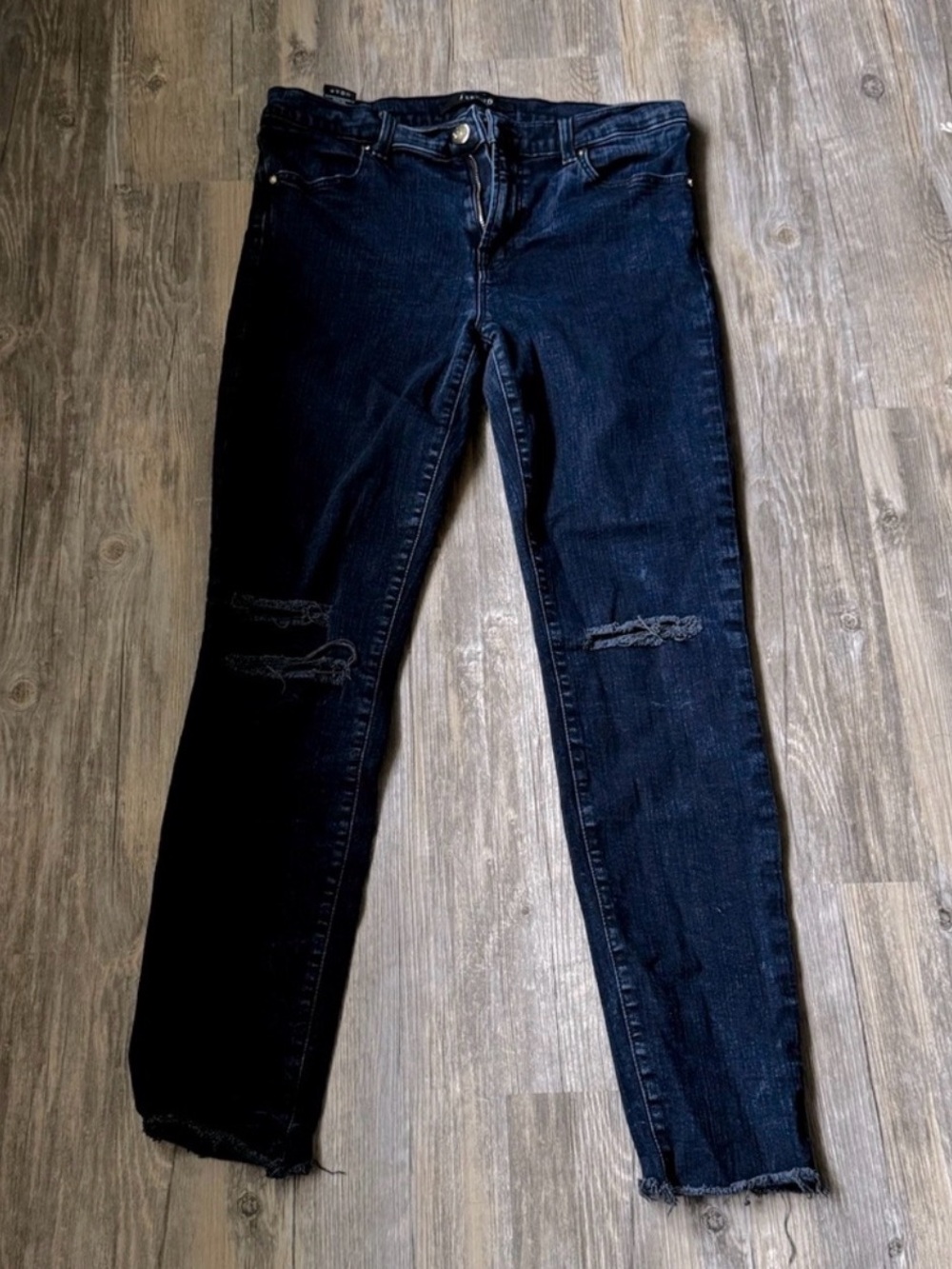 J Brand Cropped Skinny in the colour Blue Mercury